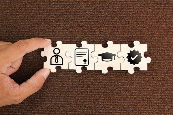 Quelles qualifications sont nécessaires pour être un spécialiste en horticulture ornementale ?